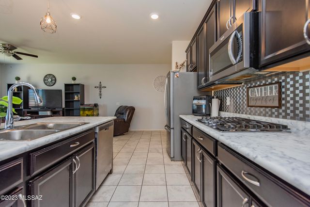 9553 S Miller Flats Drive, Tucson, AZ 85747