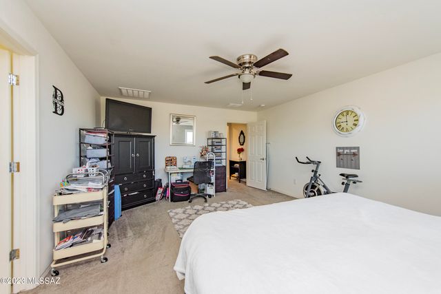 9553 S Miller Flats Drive, Tucson, AZ 85747