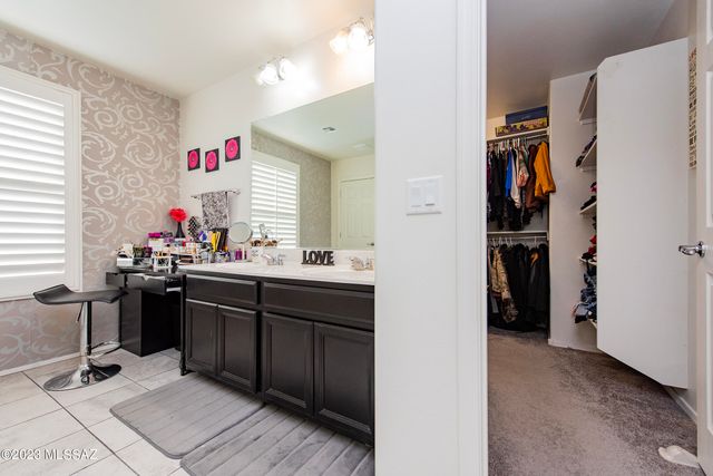 9553 S Miller Flats Drive, Tucson, AZ 85747