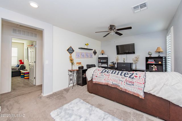 9553 S Miller Flats Drive, Tucson, AZ 85747