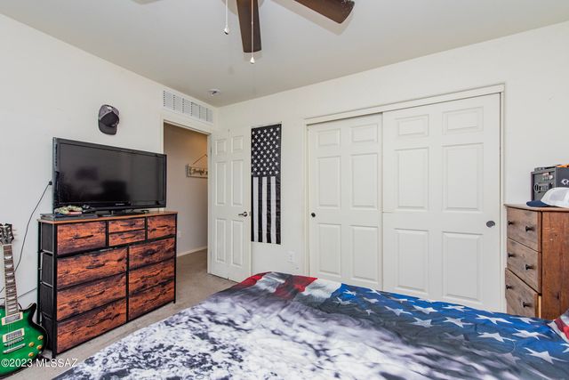 9553 S Miller Flats Drive, Tucson, AZ 85747