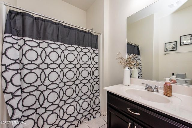 9553 S Miller Flats Drive, Tucson, AZ 85747