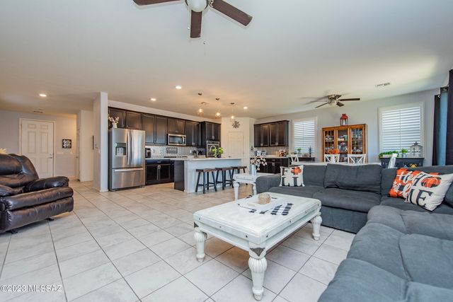 9553 S Miller Flats Drive, Tucson, AZ 85747