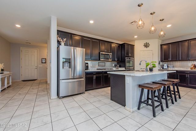 9553 S Miller Flats Drive, Tucson, AZ 85747