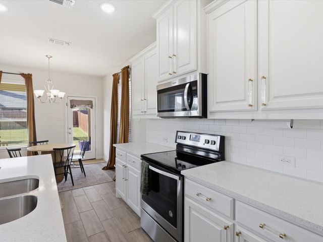 1013 WILDWOOD Drive, Joshua, TX 76058