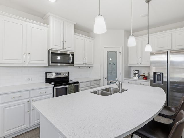 1013 WILDWOOD Drive, Joshua, TX 76058