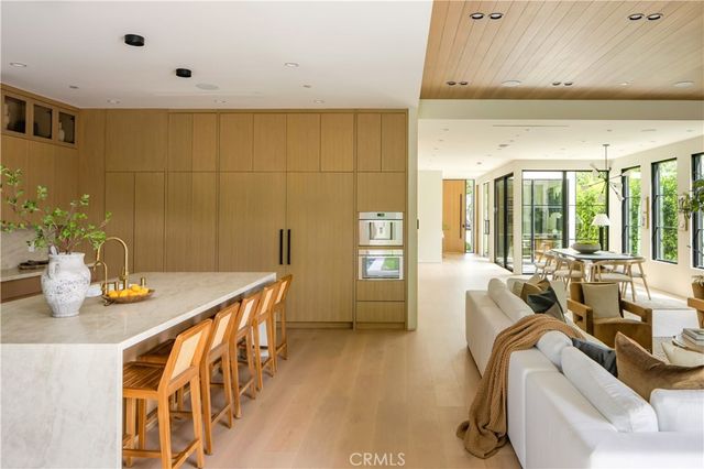 4245 Bellaire Avenue, Studio City, CA 91604