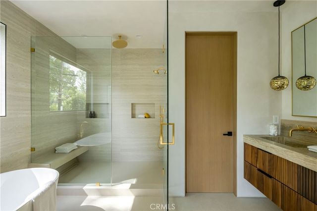 4245 Bellaire Avenue, Studio City, CA 91604