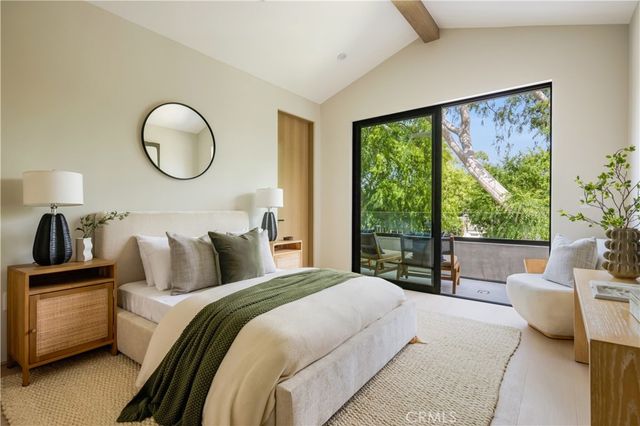 4245 Bellaire Avenue, Studio City, CA 91604