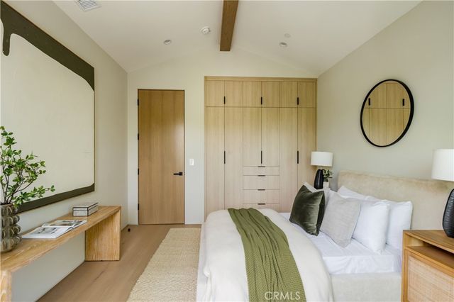 4245 Bellaire Avenue, Studio City, CA 91604