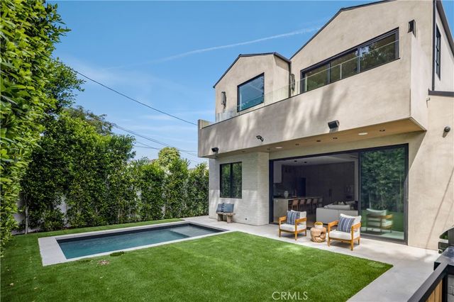 4245 Bellaire Avenue, Studio City, CA 91604