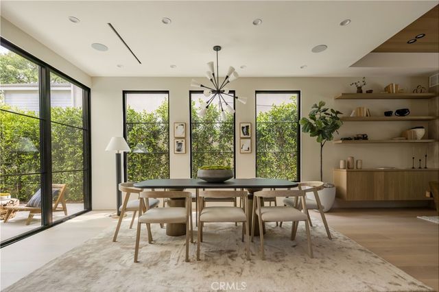 4245 Bellaire Avenue, Studio City, CA 91604