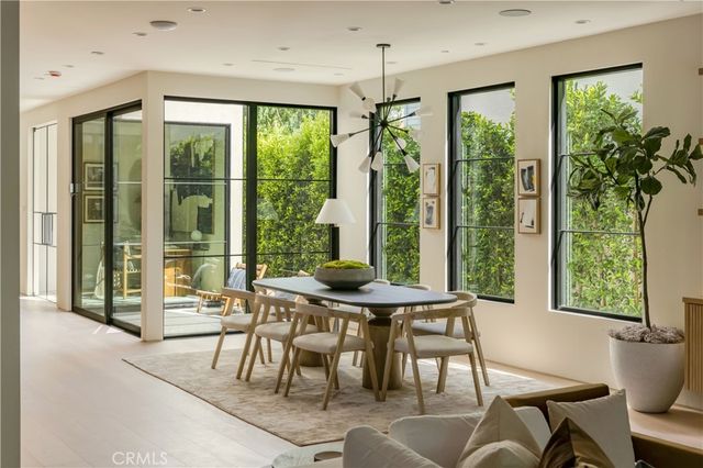 4245 Bellaire Avenue, Studio City, CA 91604