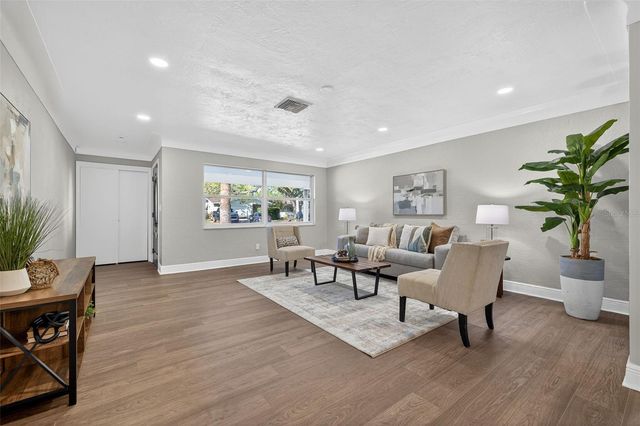 13690 87TH PLACE N, Seminole, FL 33776