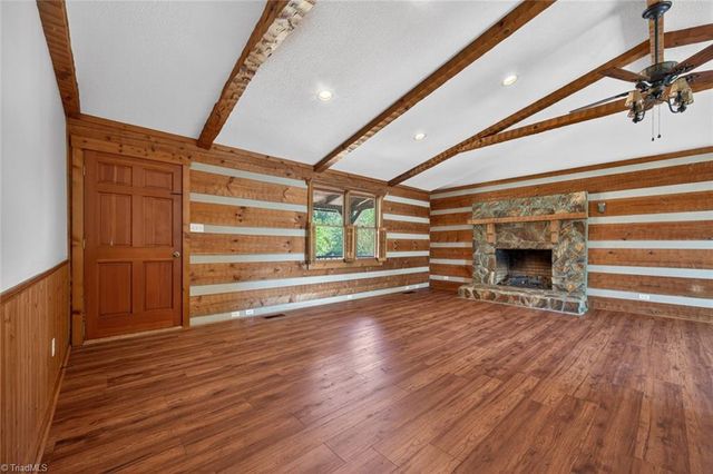 7000 Oakridge Drive, Lexington, NC 27295