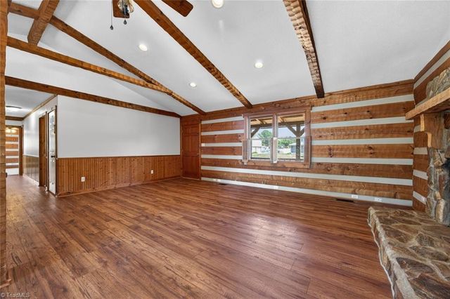 7000 Oakridge Drive, Lexington, NC 27295