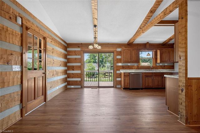 7000 Oakridge Drive, Lexington, NC 27295