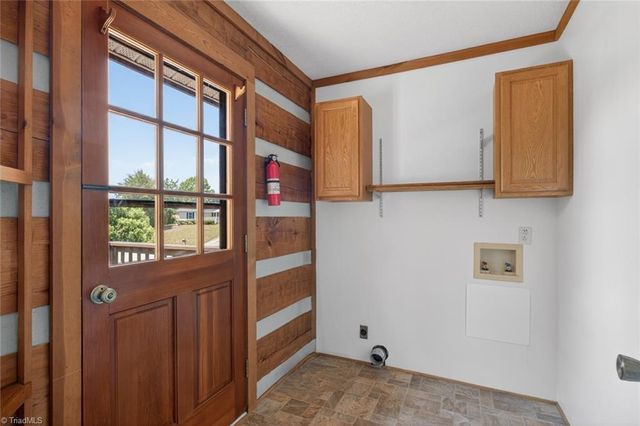 7000 Oakridge Drive, Lexington, NC 27295