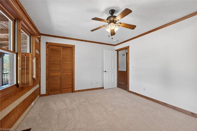 7000 Oakridge Drive, Lexington, NC 27295