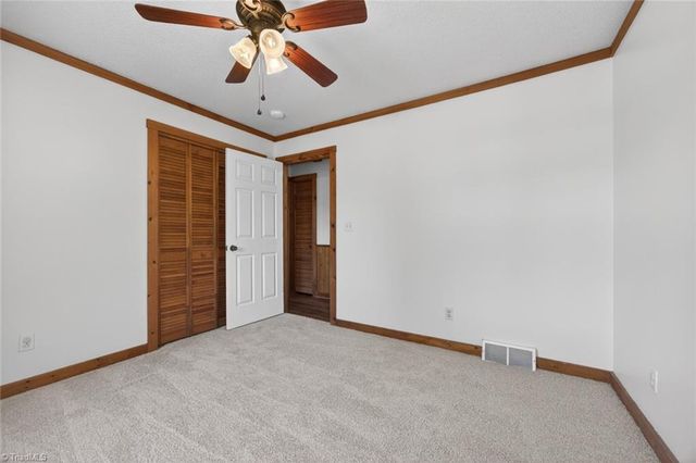 7000 Oakridge Drive, Lexington, NC 27295