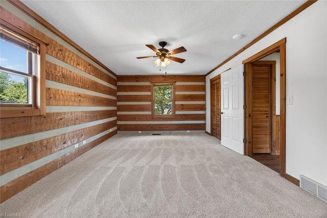 7000 Oakridge Drive, Lexington, NC 27295