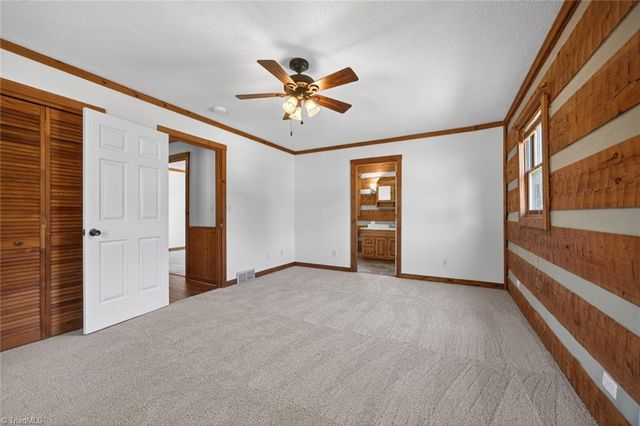 7000 Oakridge Drive, Lexington, NC 27295