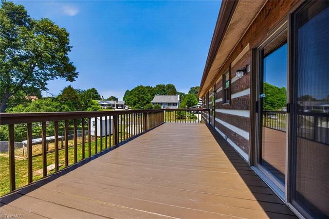 7000 Oakridge Drive, Lexington, NC 27295
