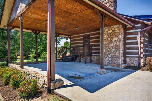 7000 Oakridge Drive, Lexington, NC 27295