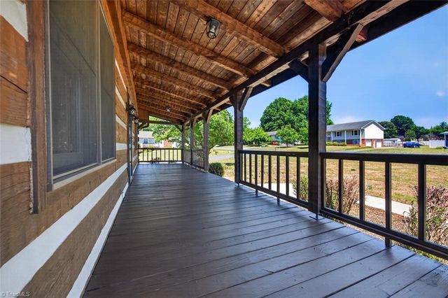 7000 Oakridge Drive, Lexington, NC 27295