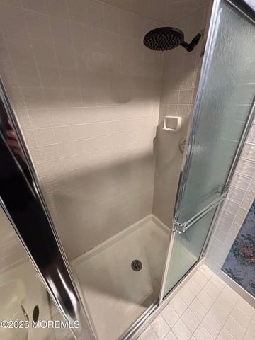 210 Spinnakers Cv, Toms River, NJ 08753