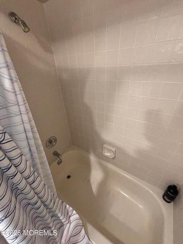 210 Spinnakers Cv, Toms River, NJ 08753