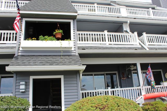 210 Spinnakers Cv, Toms River, NJ 08753