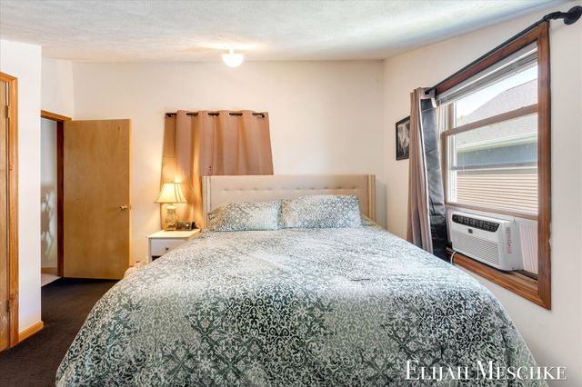 10207 Poplar Drive NE, Rockford, MI 49341