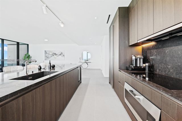 2000 S Ocean Drive 25A, Hallandale Beach, FL 33009