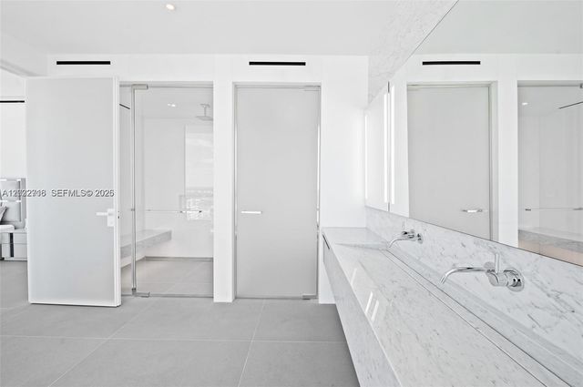 2000 S Ocean Drive 25A, Hallandale Beach, FL 33009
