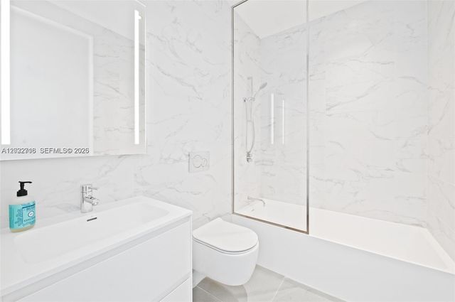 2000 S Ocean Drive 25A, Hallandale Beach, FL 33009