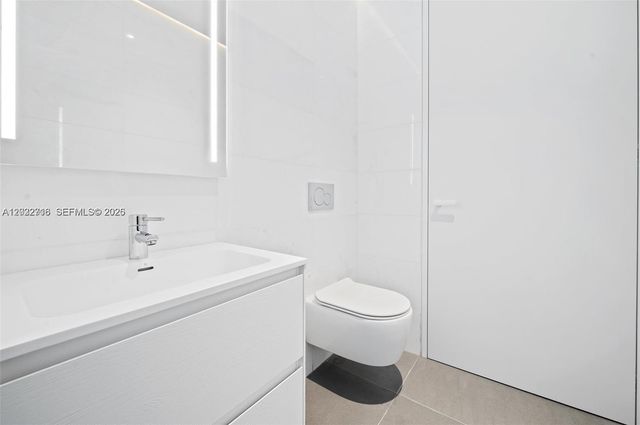 2000 S Ocean Drive 25A, Hallandale Beach, FL 33009