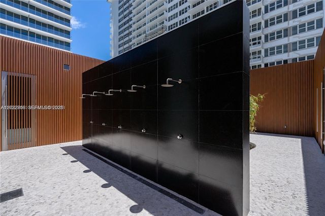 2000 S Ocean Drive 25A, Hallandale Beach, FL 33009