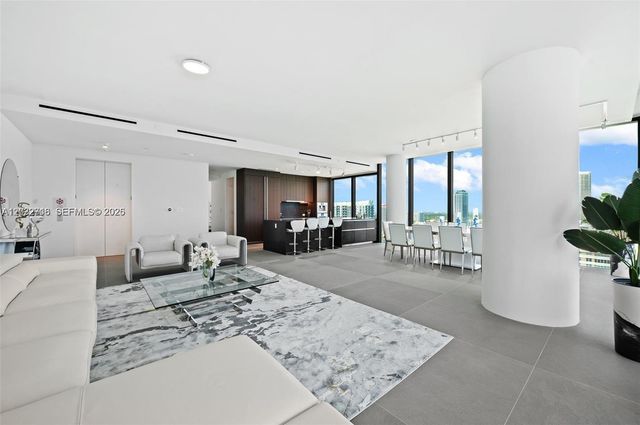 2000 S Ocean Drive 25A, Hallandale Beach, FL 33009
