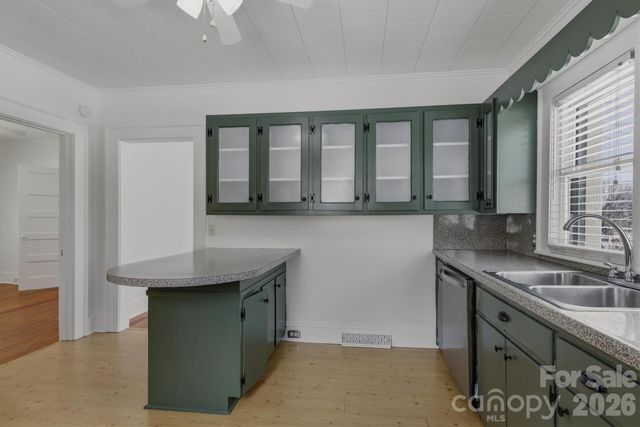 112 Myrtle Street, Morganton, NC 28655