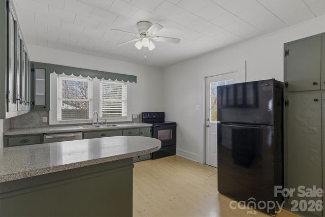 112 Myrtle Street, Morganton, NC 28655