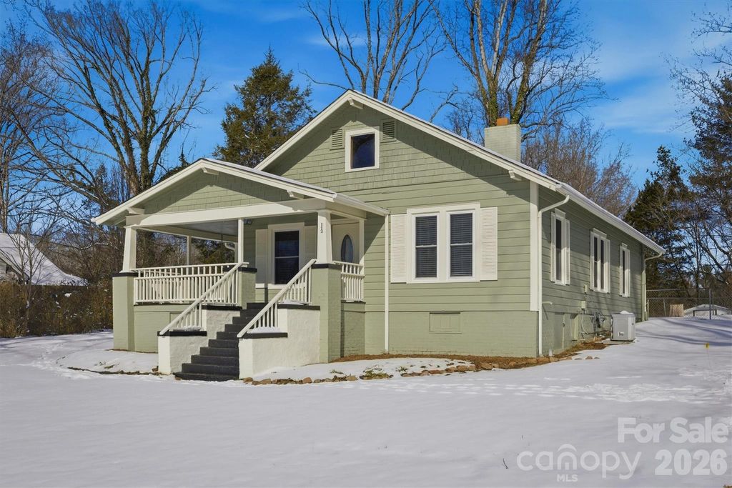 112 Myrtle Street, Morganton, NC 28655