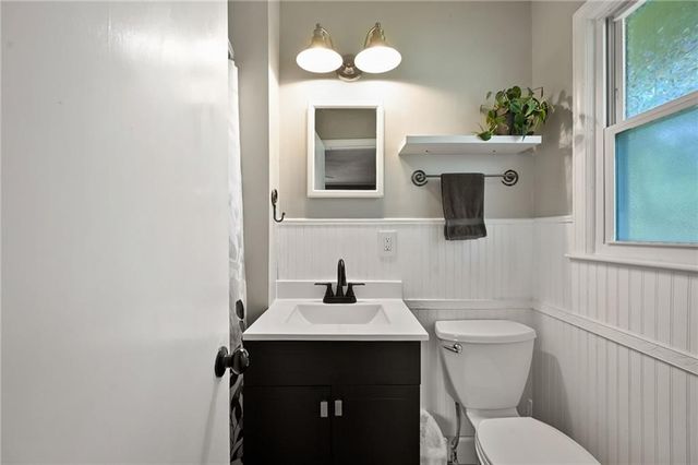 201 20th Avenue, Greenwood, MO 64034