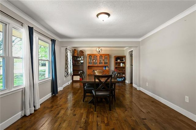 201 20th Avenue, Greenwood, MO 64034