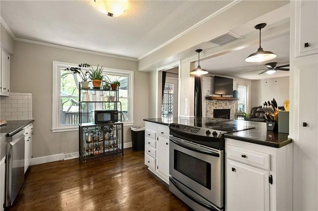 201 20th Avenue, Greenwood, MO 64034