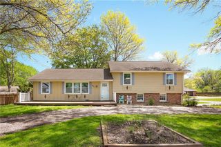 201 20th Avenue, Greenwood, MO 64034
