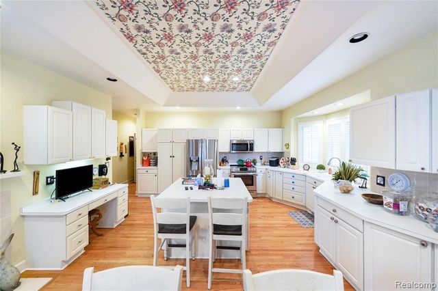 47343 Rail Drive, Shelby Twp, MI 48315