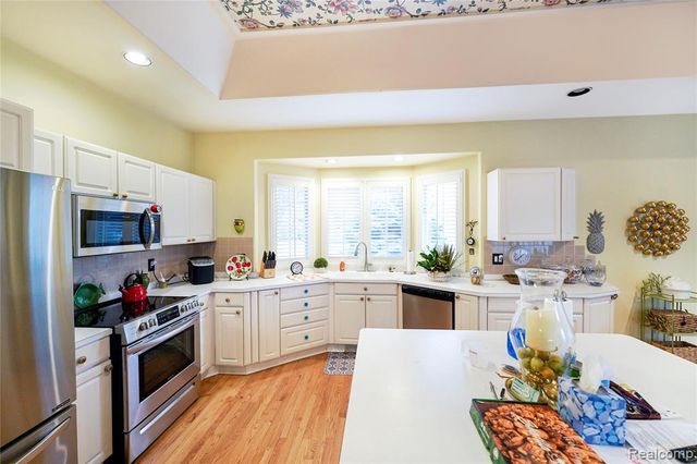 47343 Rail Drive, Shelby Twp, MI 48315