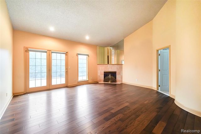 47343 Rail Drive, Shelby Twp, MI 48315