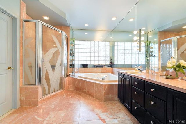 47343 Rail Drive, Shelby Twp, MI 48315